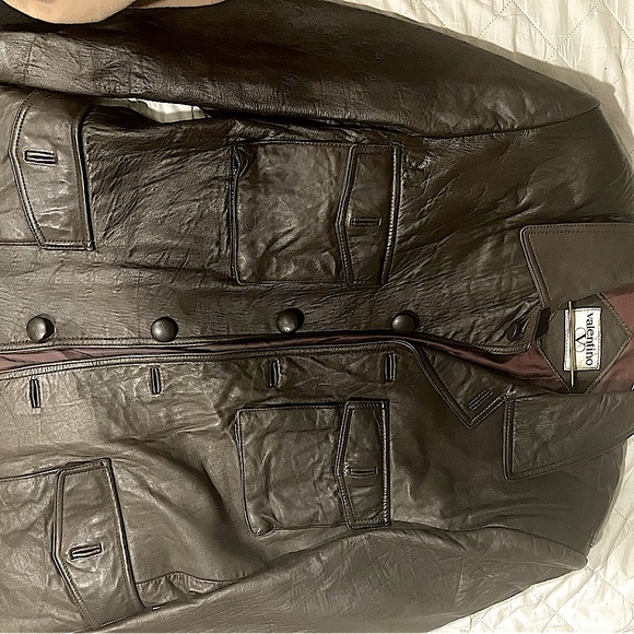 Authentic Vintage Valentino UOMO Leather Jacket, split back style. - Picture 6 of 6
